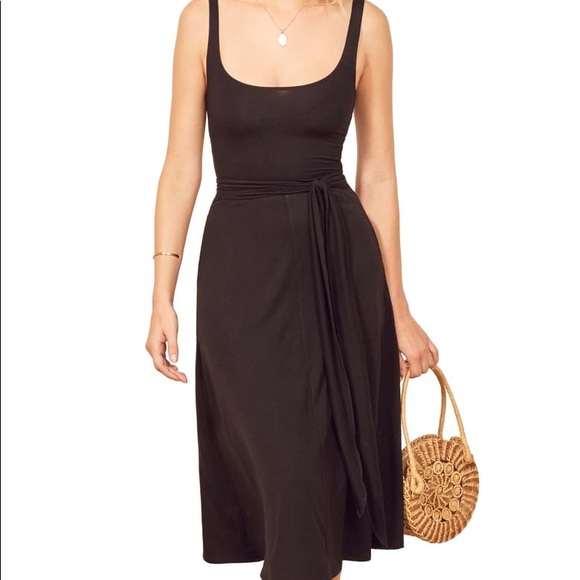 **SOLD** Reformation August black dress with pockets - Picture 5 of 7